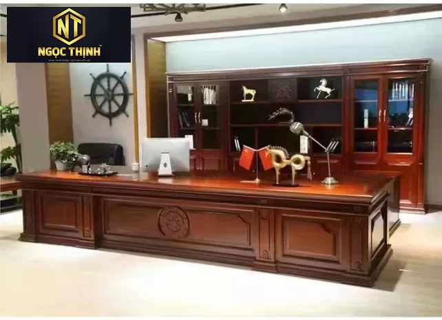 Bàn giám đốc sang trọng nổi bật Bàn giám đốc sang trọng nổi bật